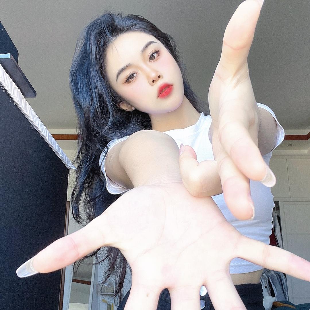 WANG欣娜