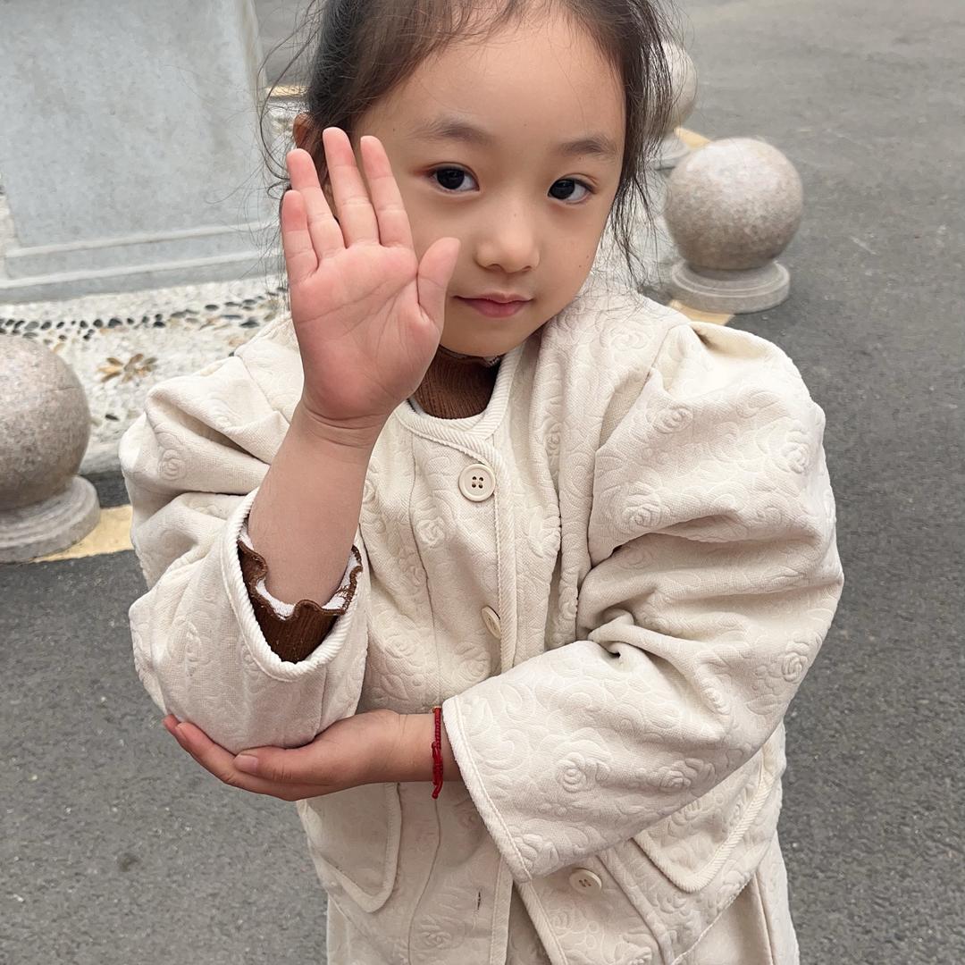 俏俏真可爱