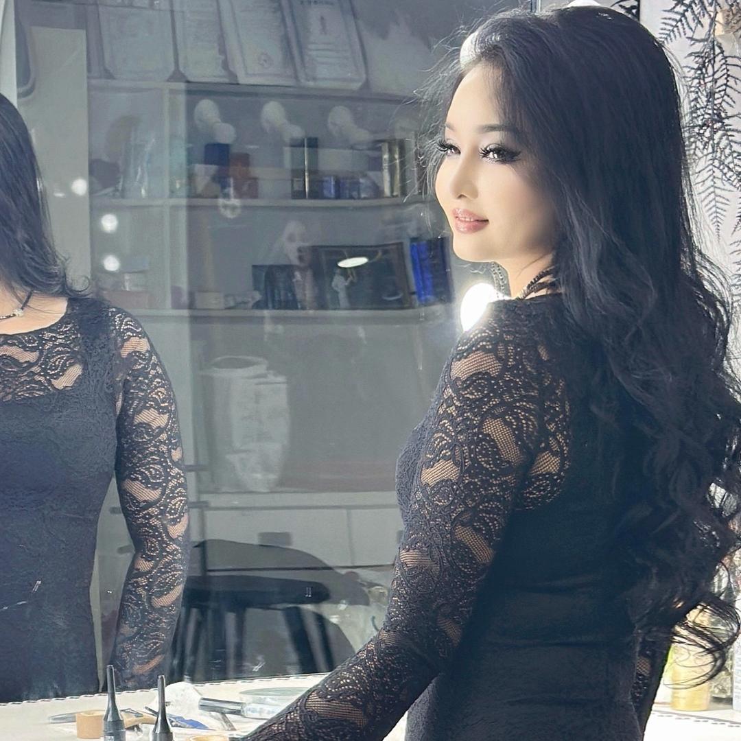 依依汗🫧🧚🏽‍♀️