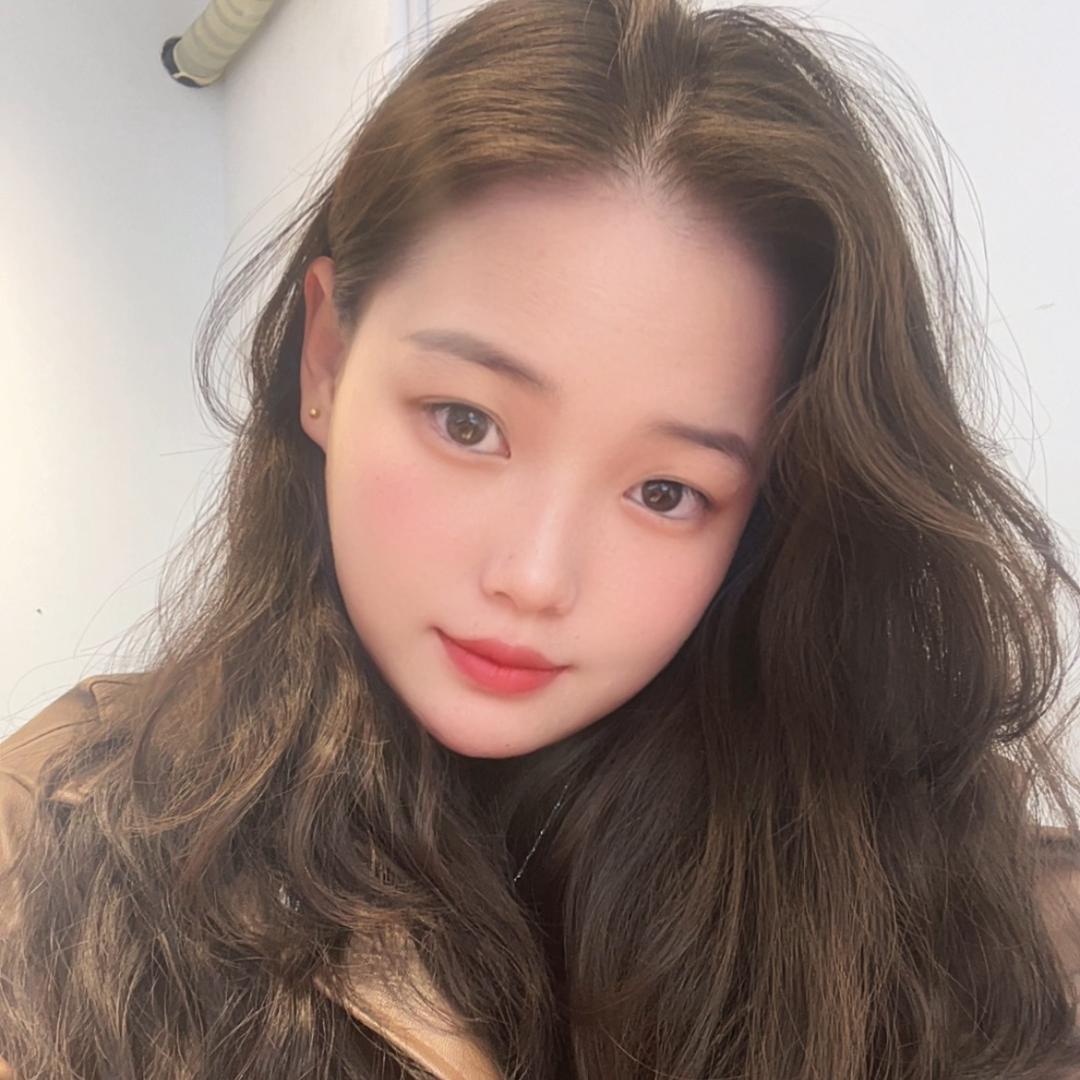 贩卖珠宝的小江