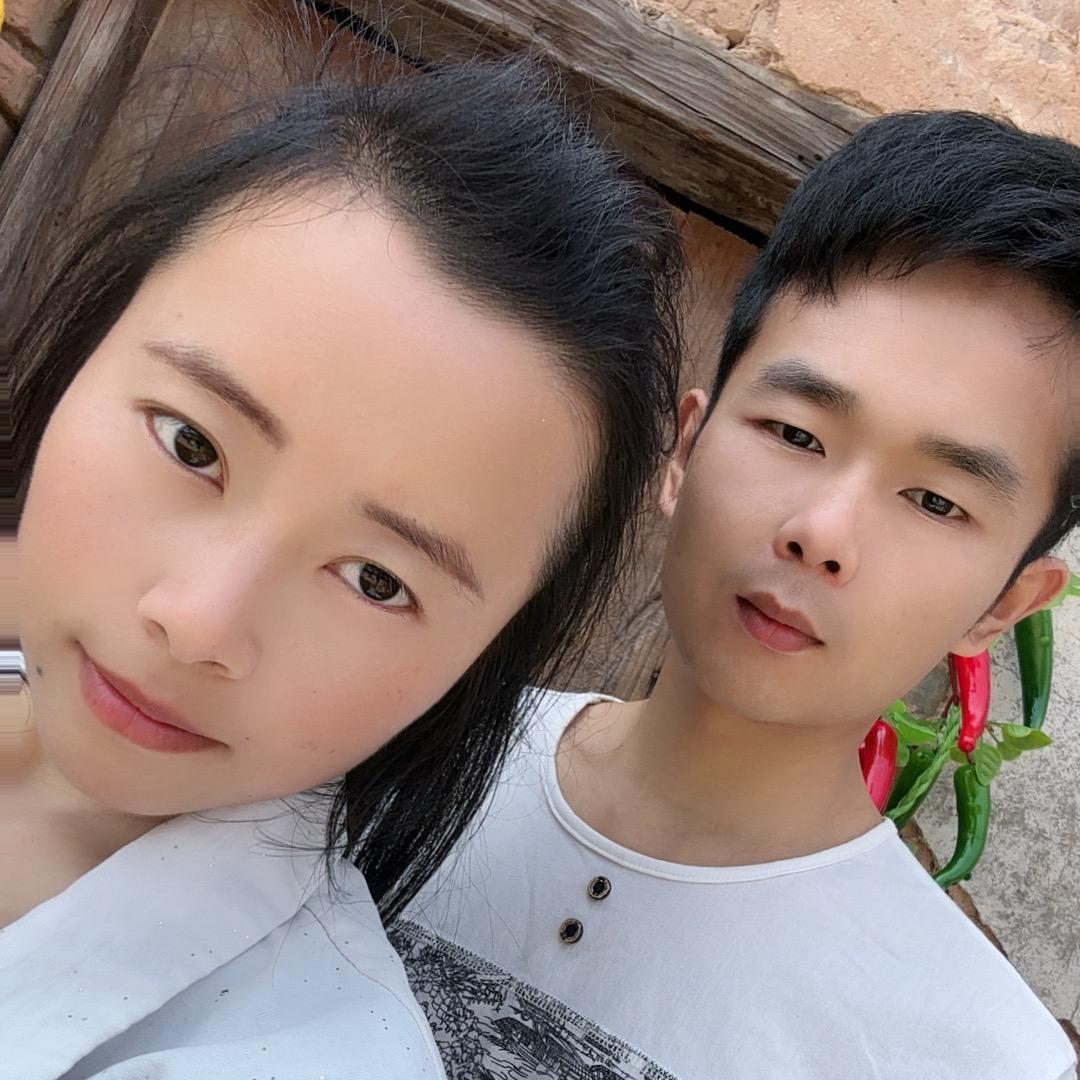 农村可爱小夫妻（小虎，豆豆）