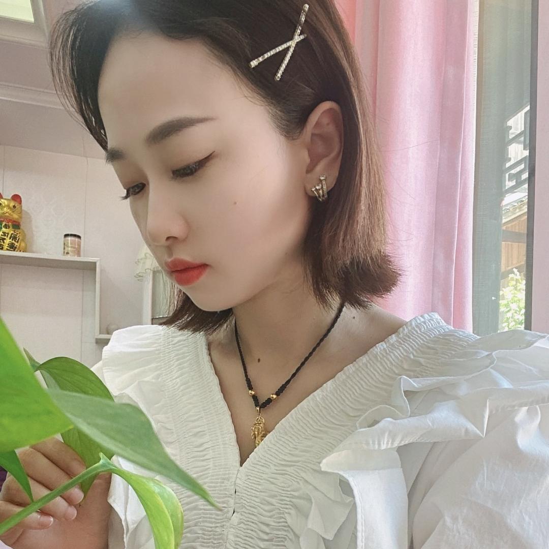 秀山御美翠问题肌皮肤管理师