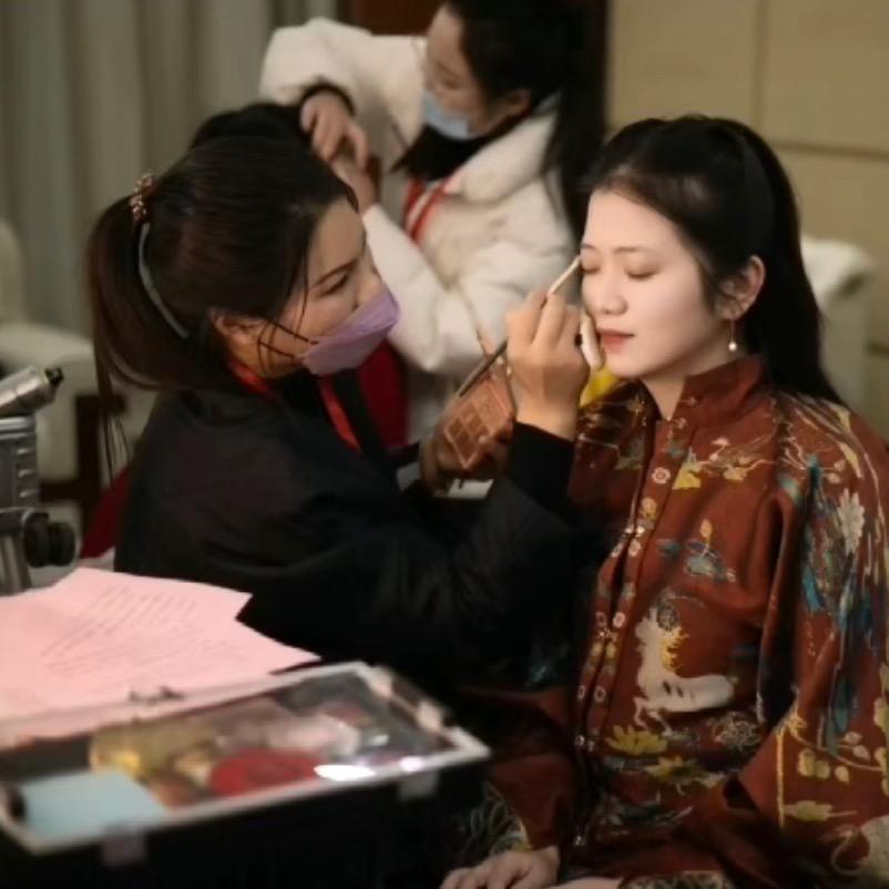 化妆师金媛
