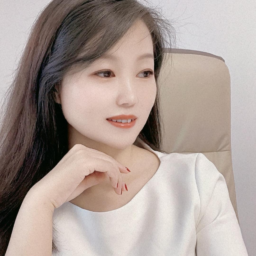 刘 丽