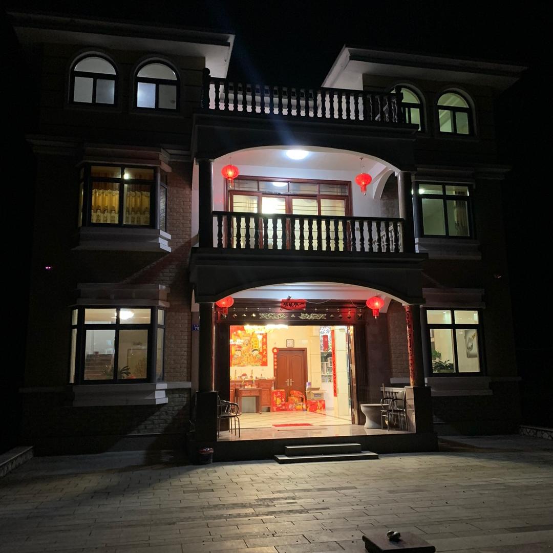 雄鹰🦅展翅