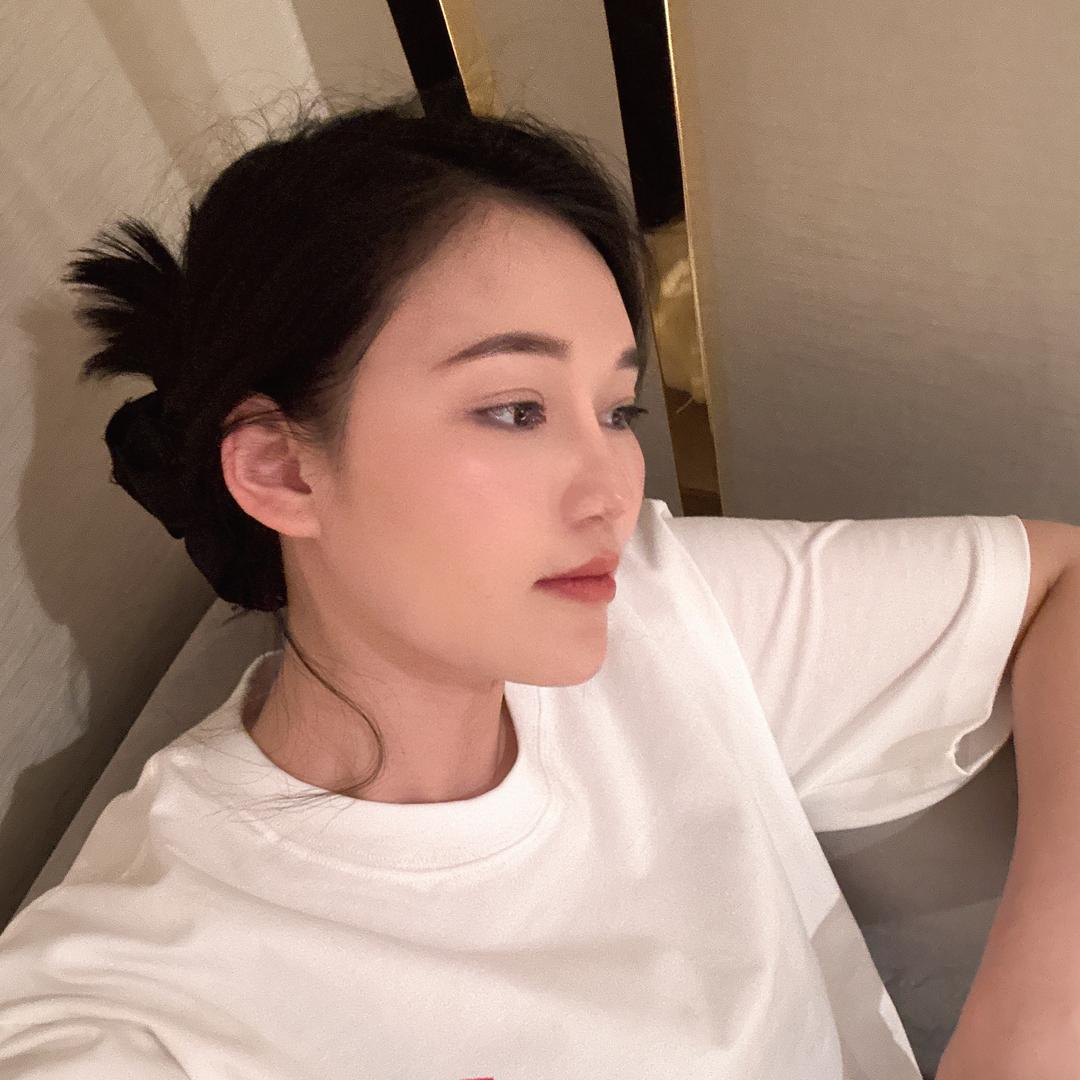 白小姐.