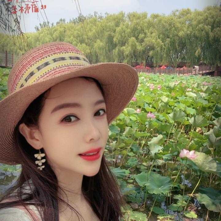 汤泉小镇    红姐