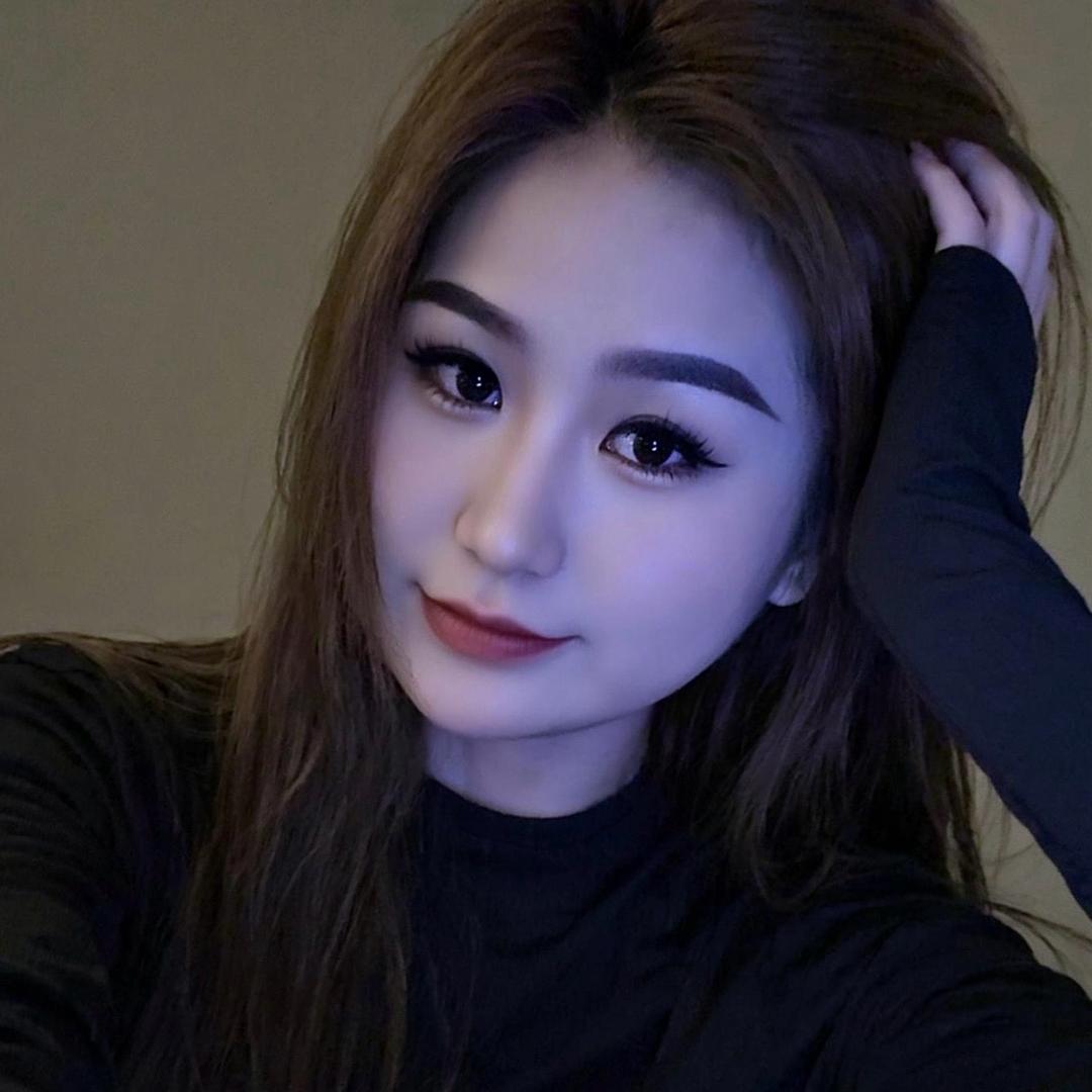 一个秋月