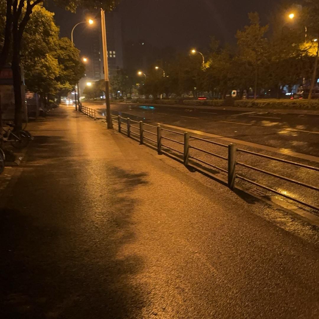 没钱不配拥有爱情