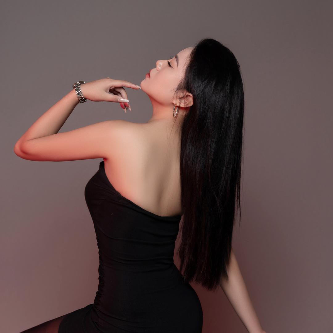 娅 娅 mua