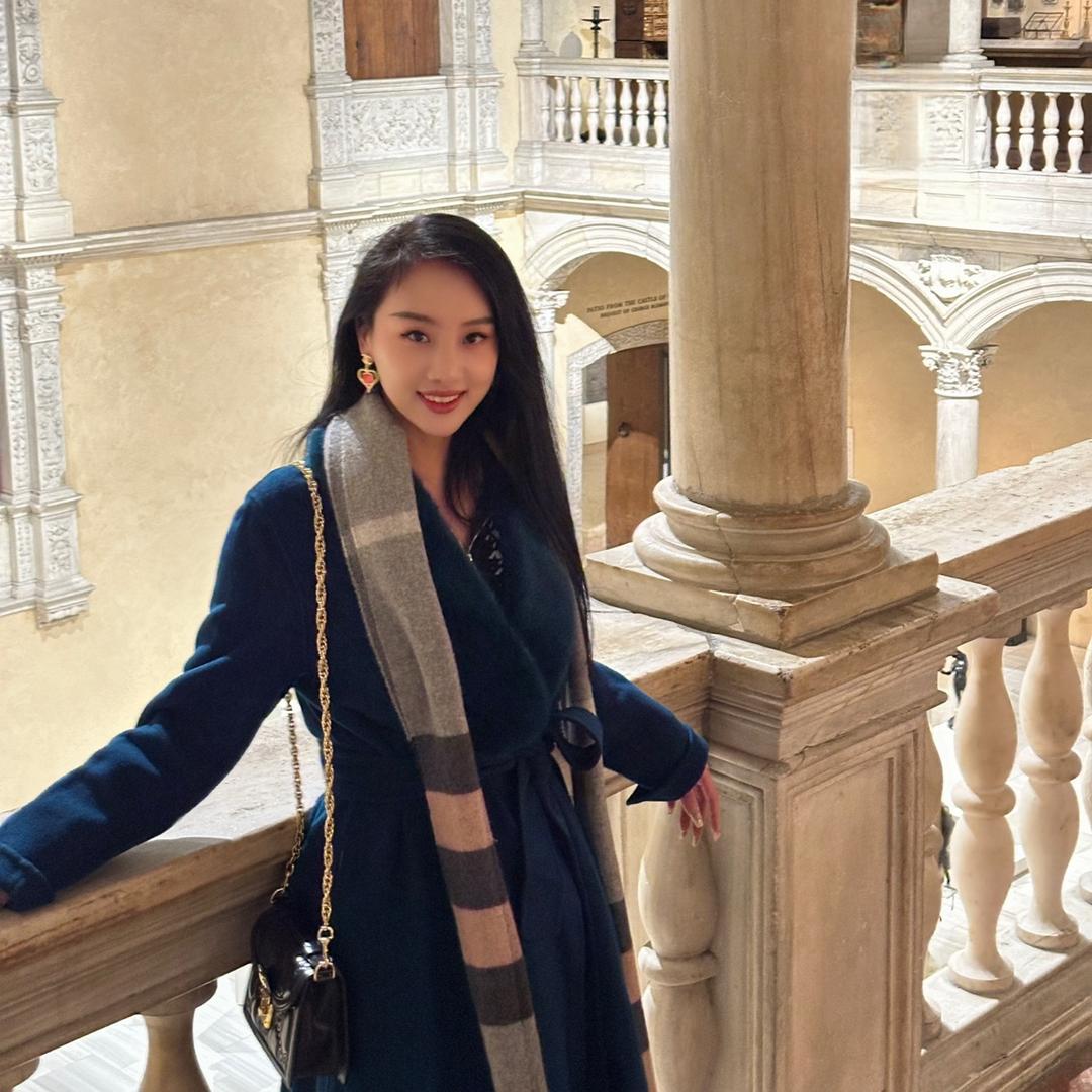 华尔街之狼Sara