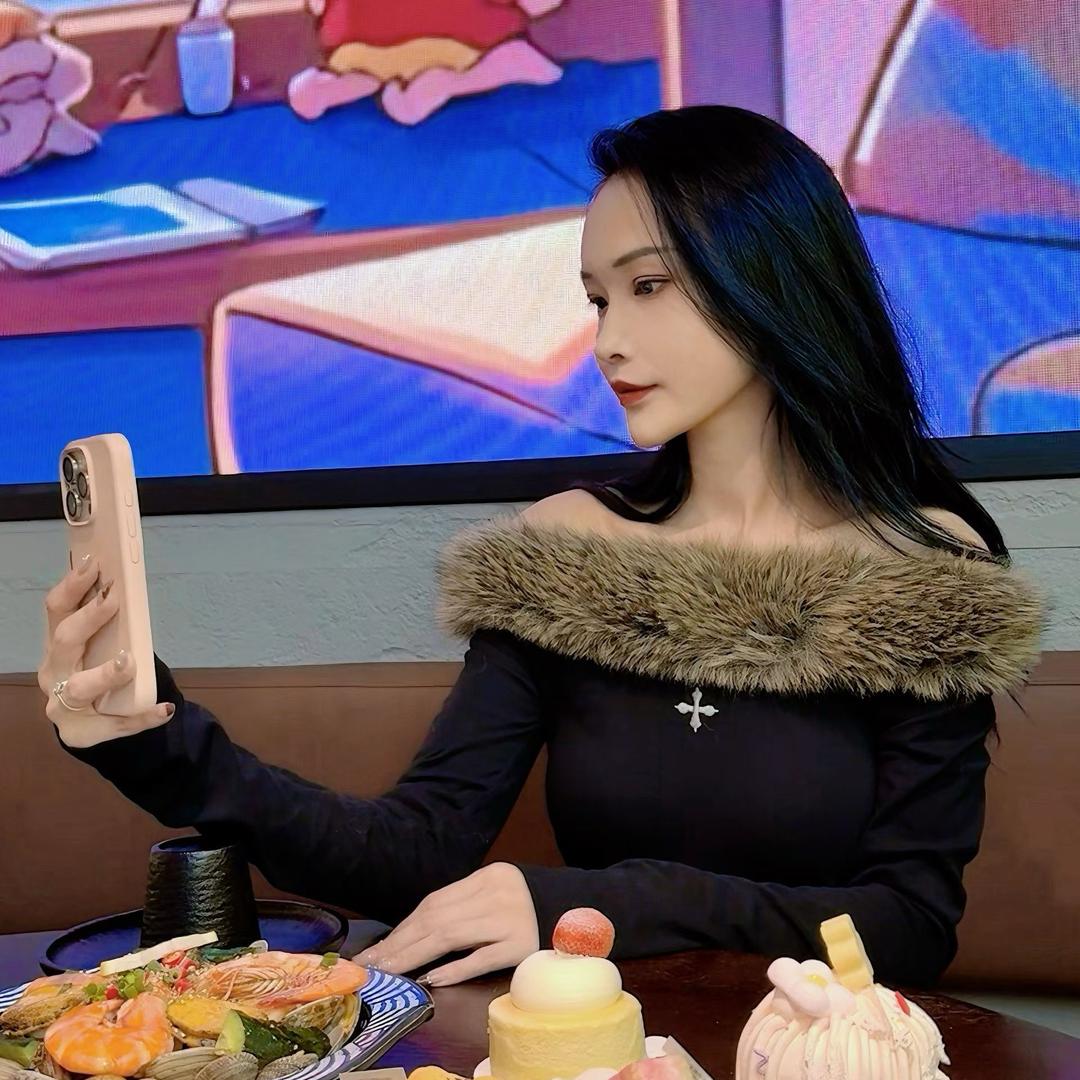 𝐌𝐀𝐗𝐔𝐄𝐂𝐇𝐔𝐍💕