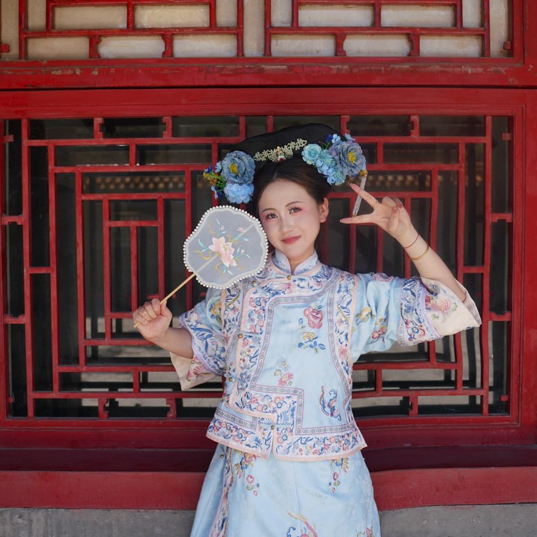 中国黄金新都汇店晓瑜