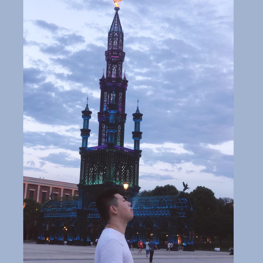 🌈 👑  八    月 🌈