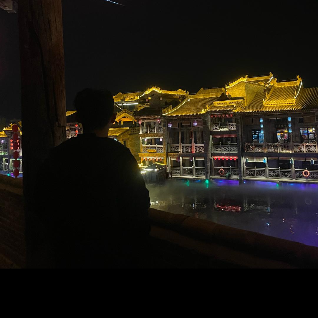 崔.