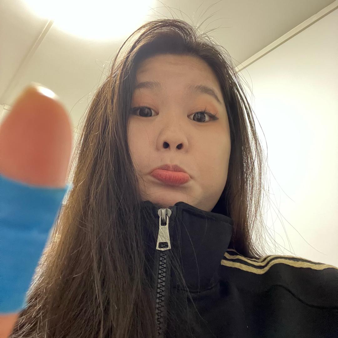 .王哪摸