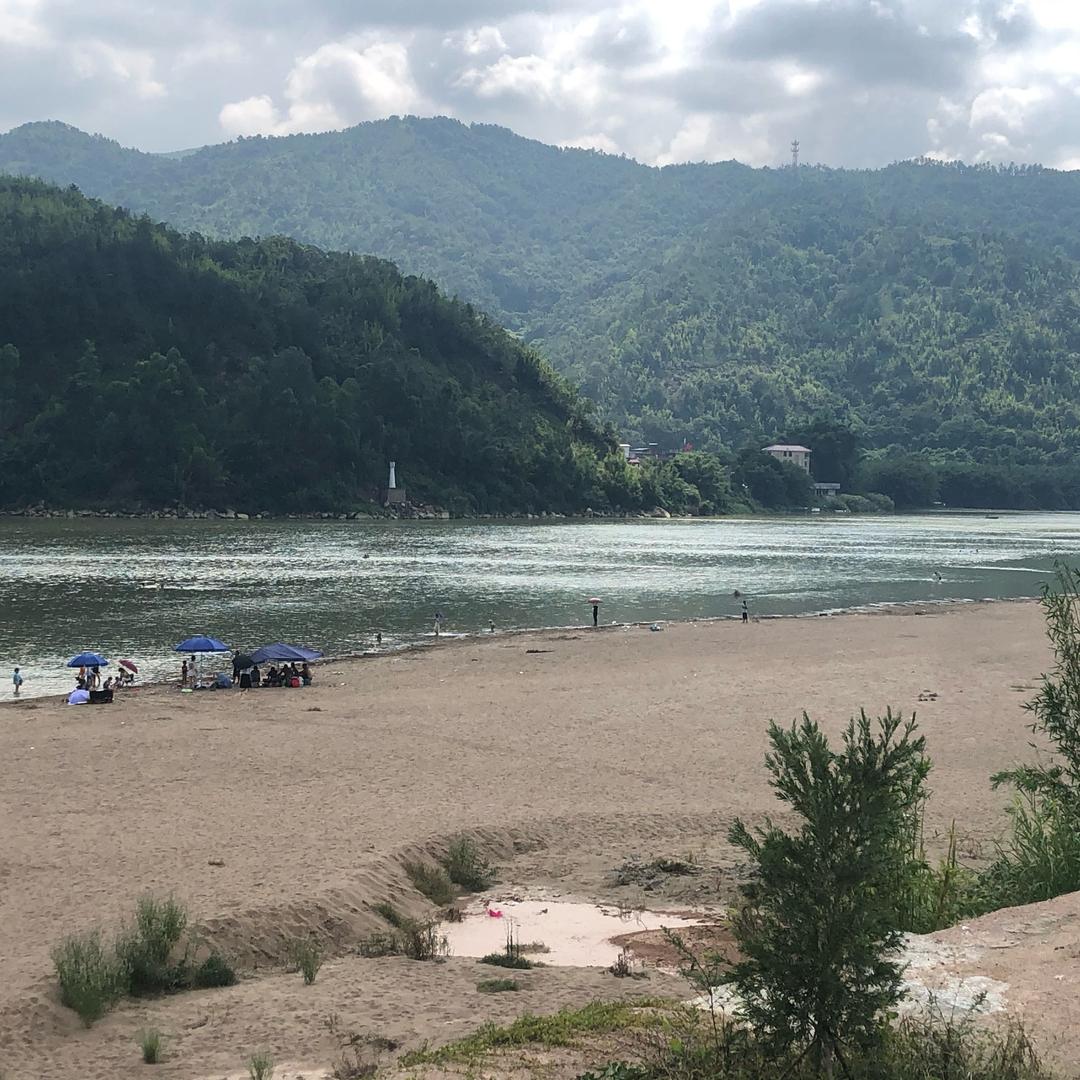 大山里的家乡