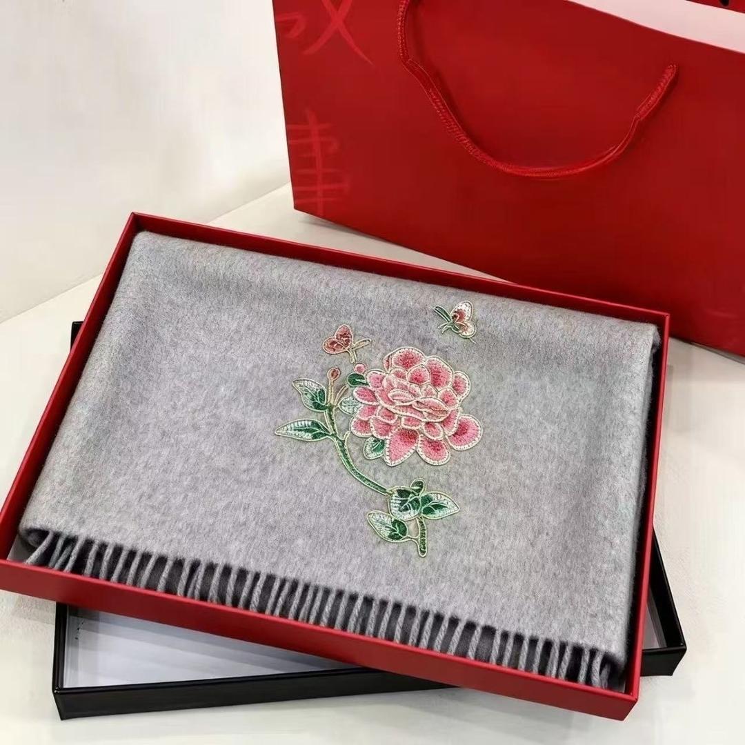 曼丽围巾优品店