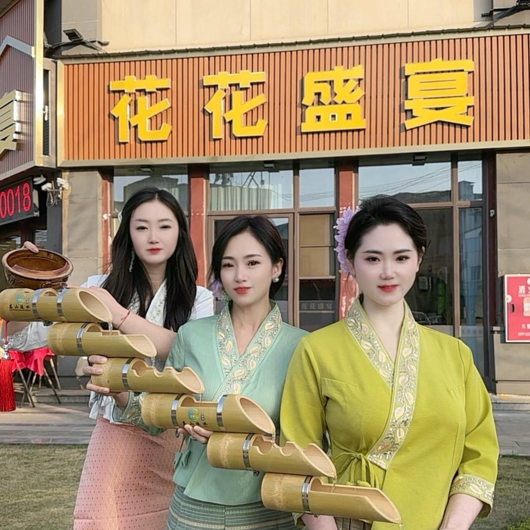 蛤蟆军师（摄影师和几只蛤蟆）