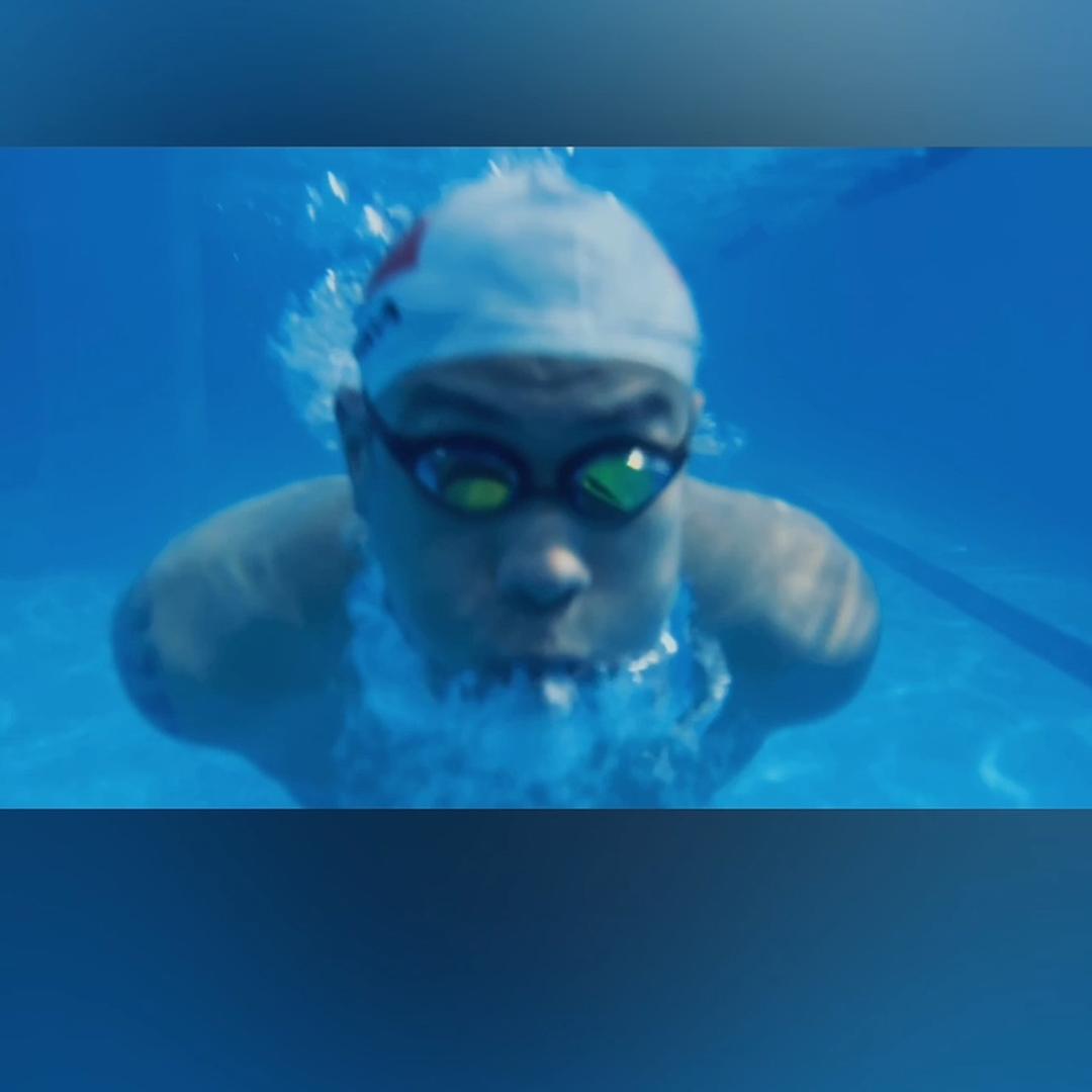 教游泳的崔教练