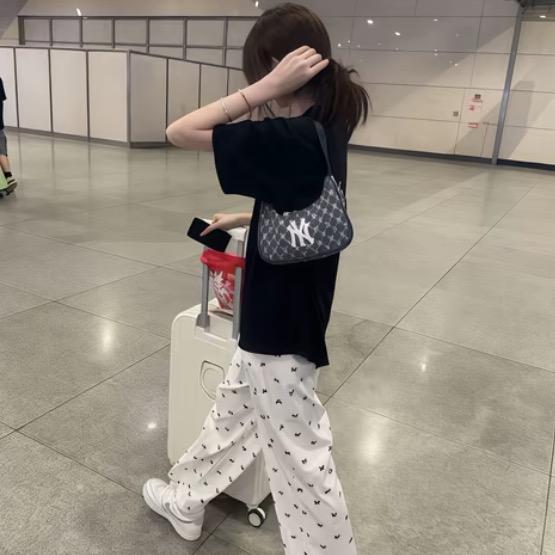 小包子.