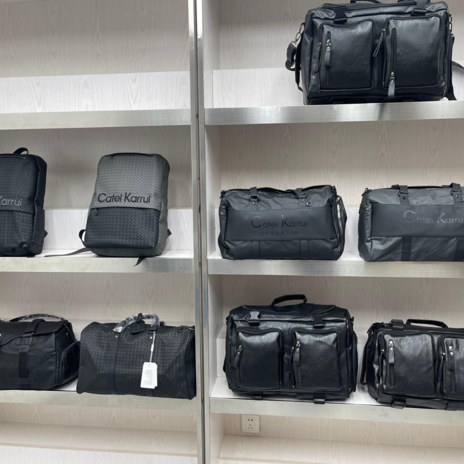 先鉴男包工厂店