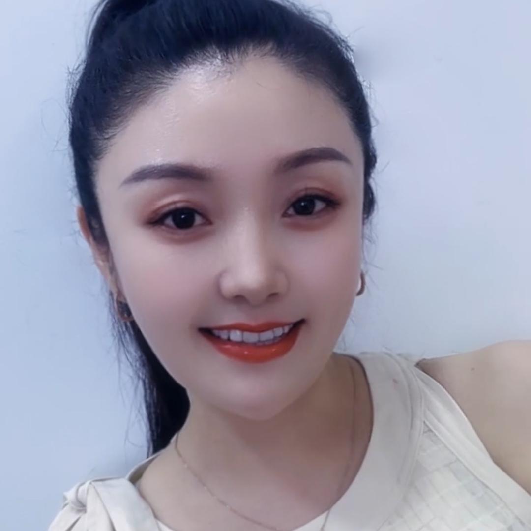 爱笑的玲儿🍒