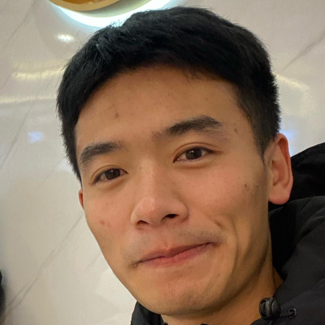 王应翔骑vespa逛吃西安