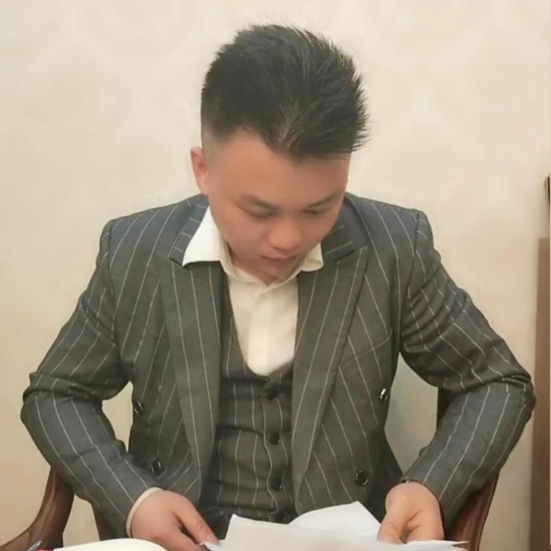 轩总不姓轩。