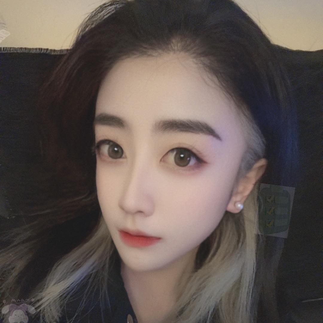 、          V