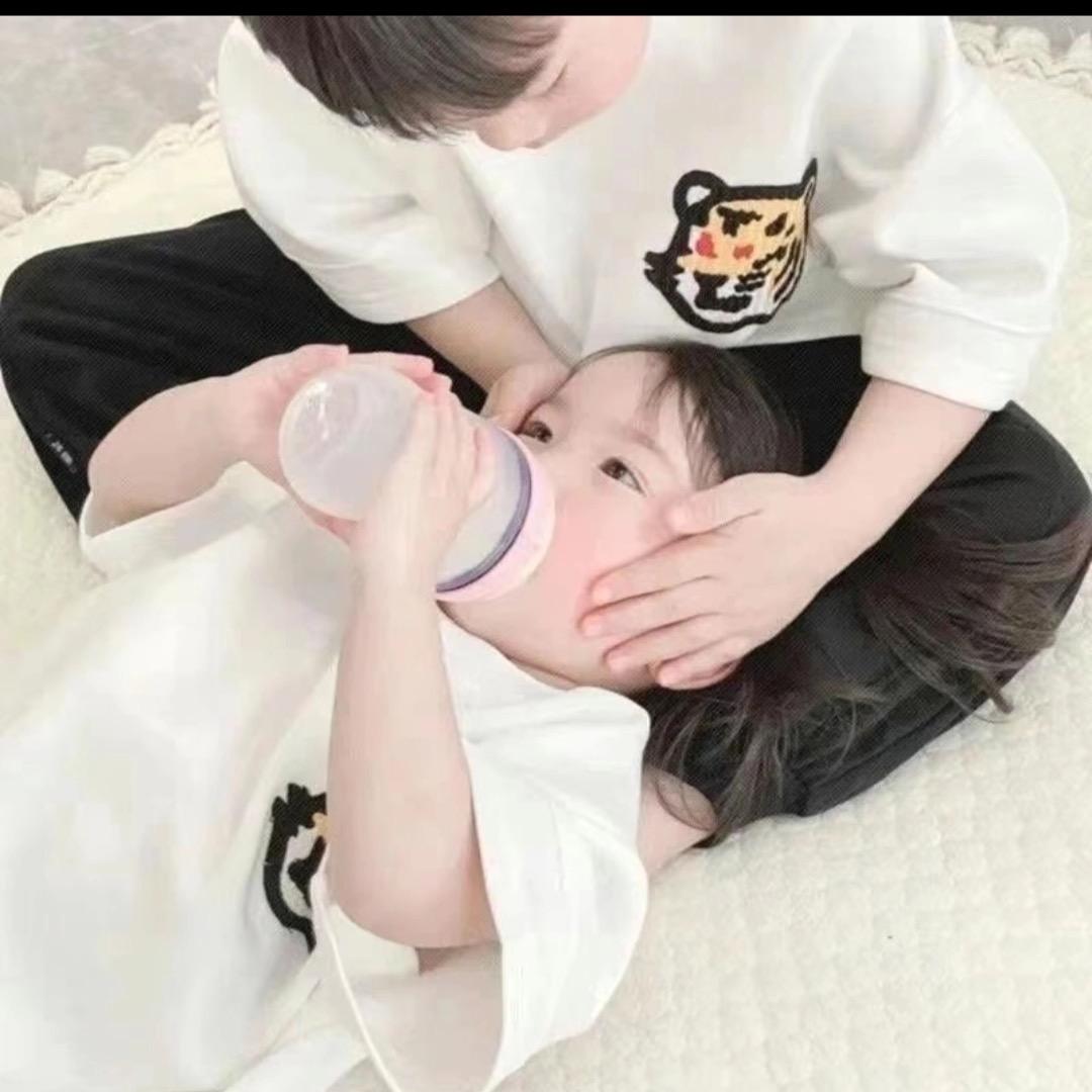 @、