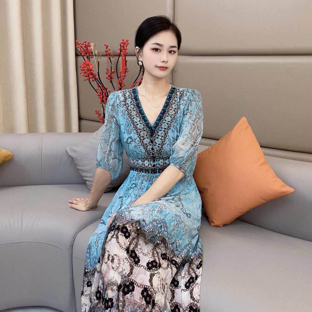 马洛克女王真丝服饰（润）
