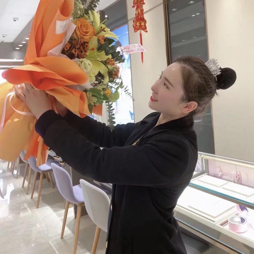 龙凤祥金店“梅子”