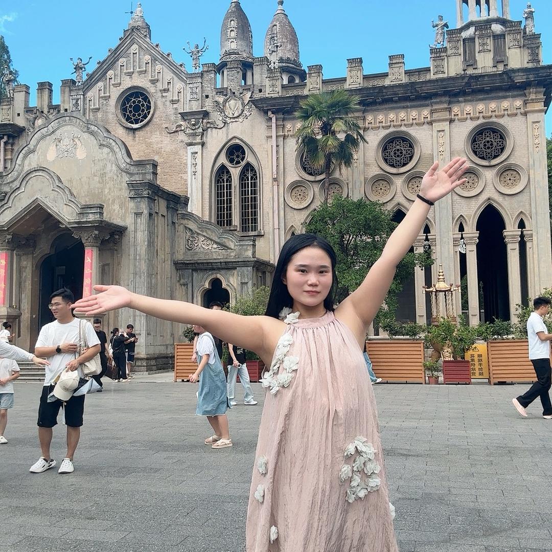 爱舞蹈丽丽