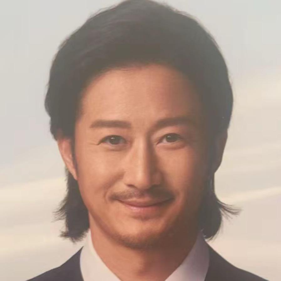 Leslis（4i摇滚文艺哲学长发男）