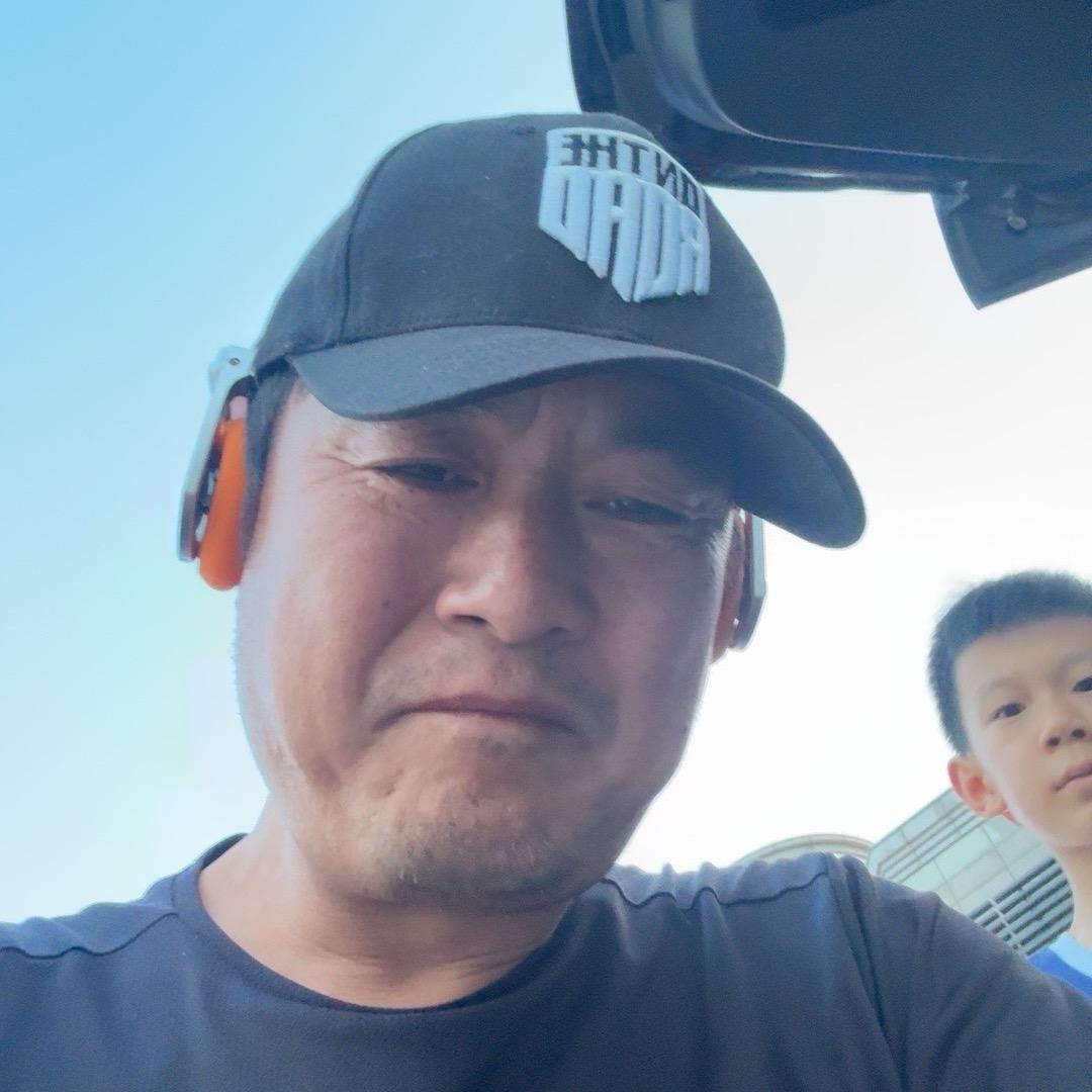 房车旅行鸣宝爹-老许