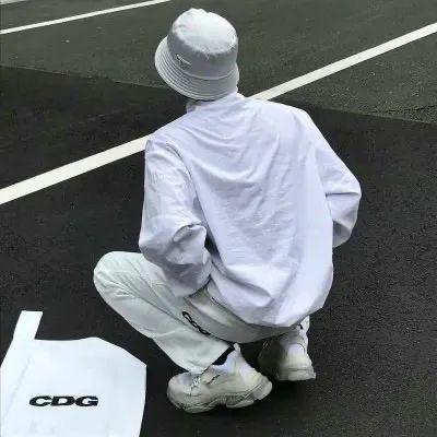 奕.