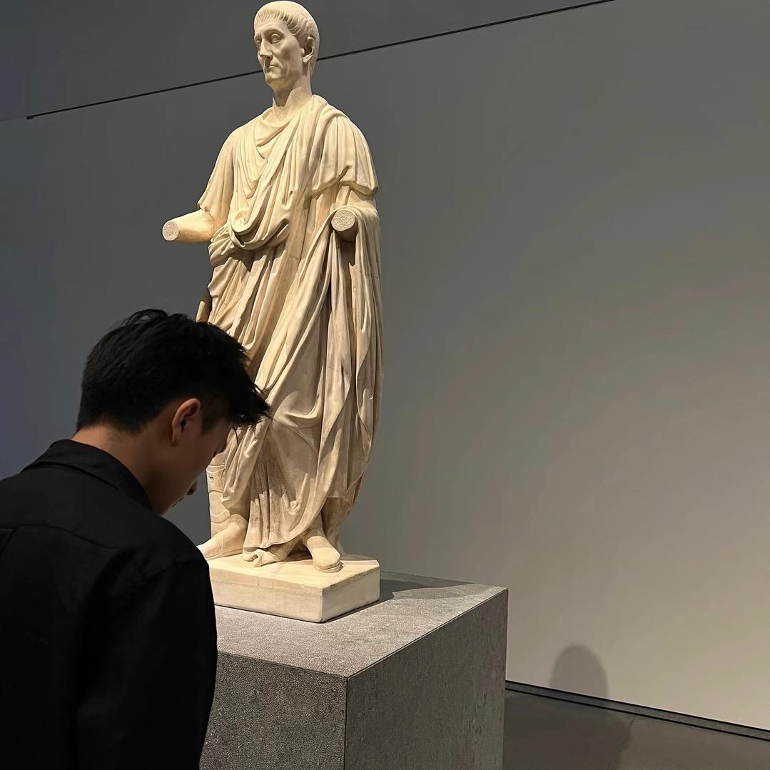 就一 男的