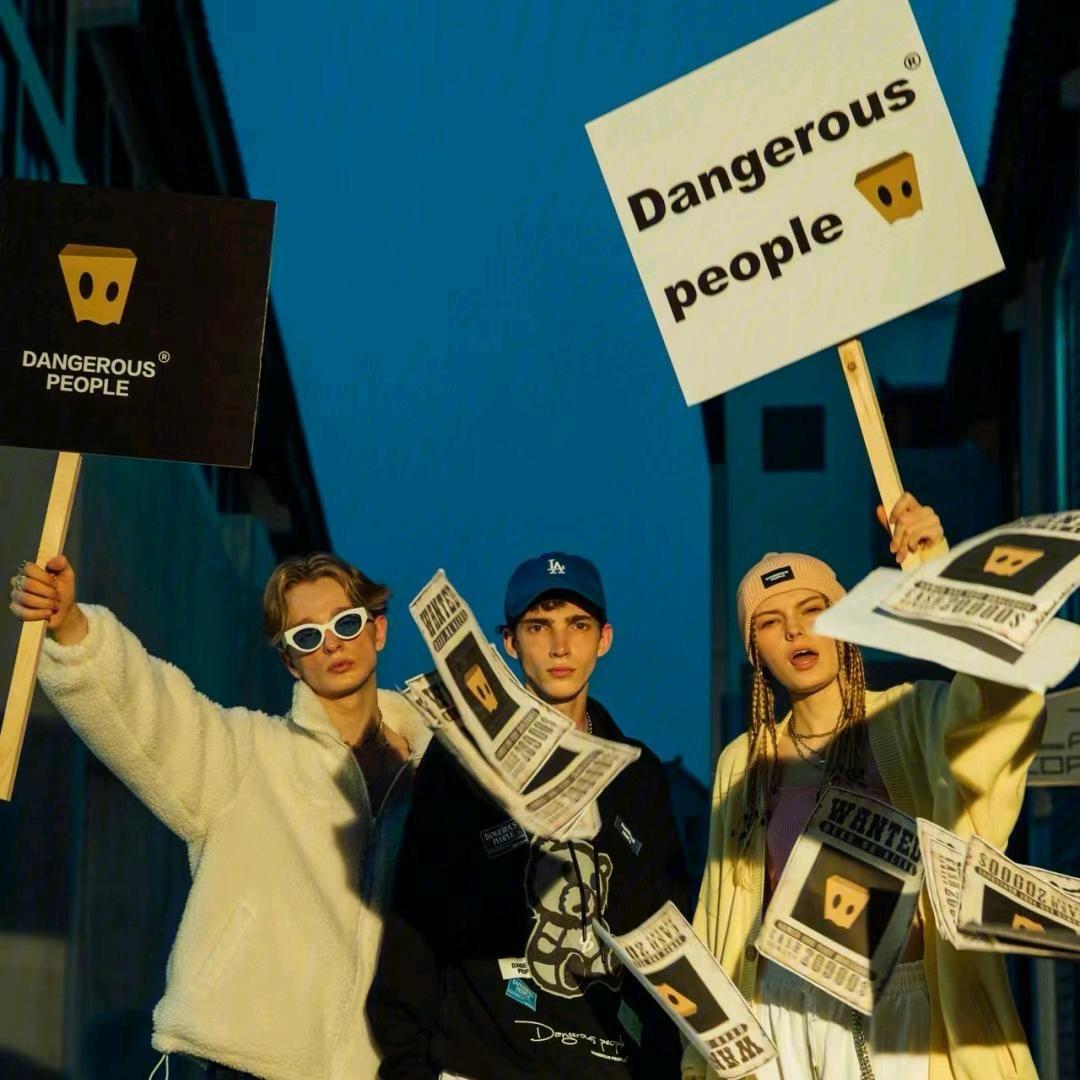 开拖拉机拉大粪