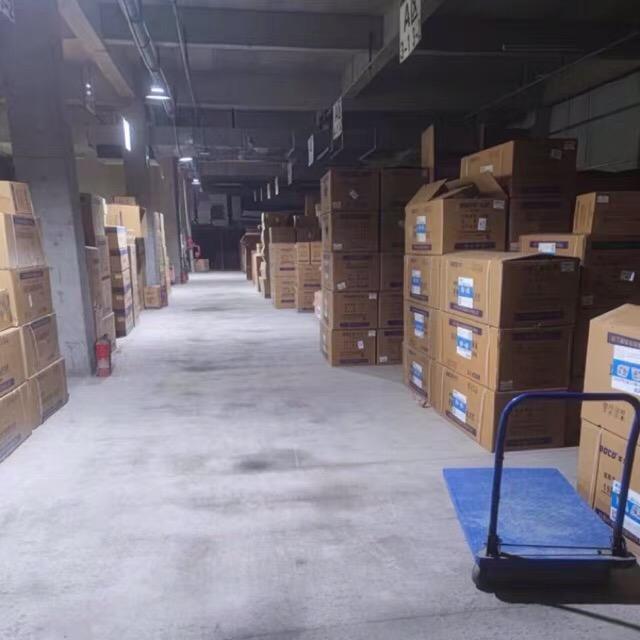 易达重卡LED灯具