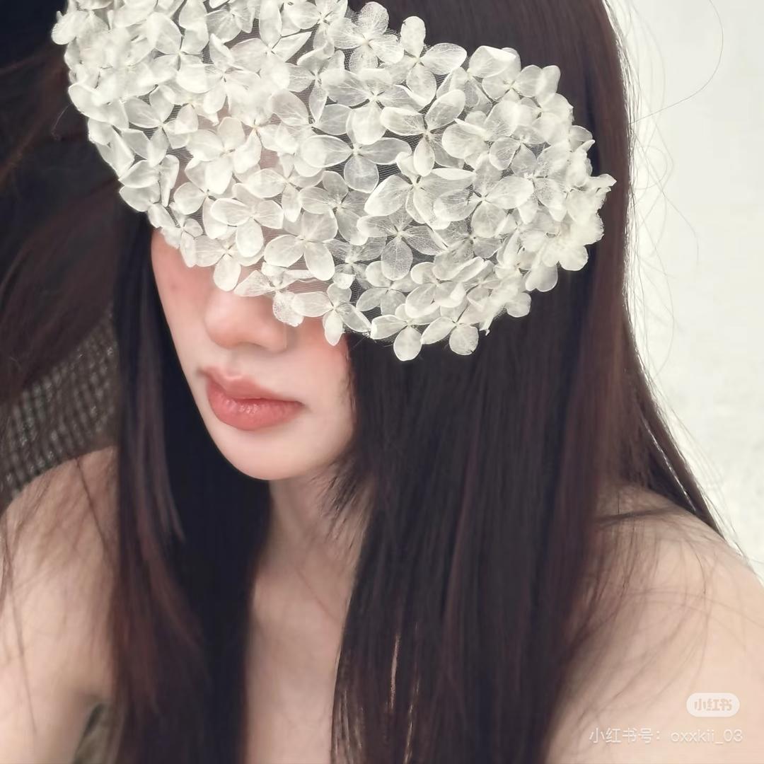 羊      •