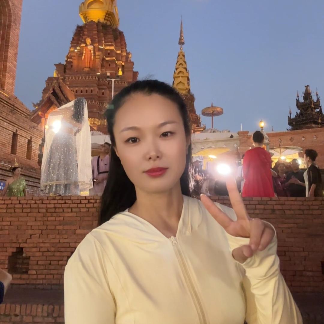 贵州旅游 导游芳芳