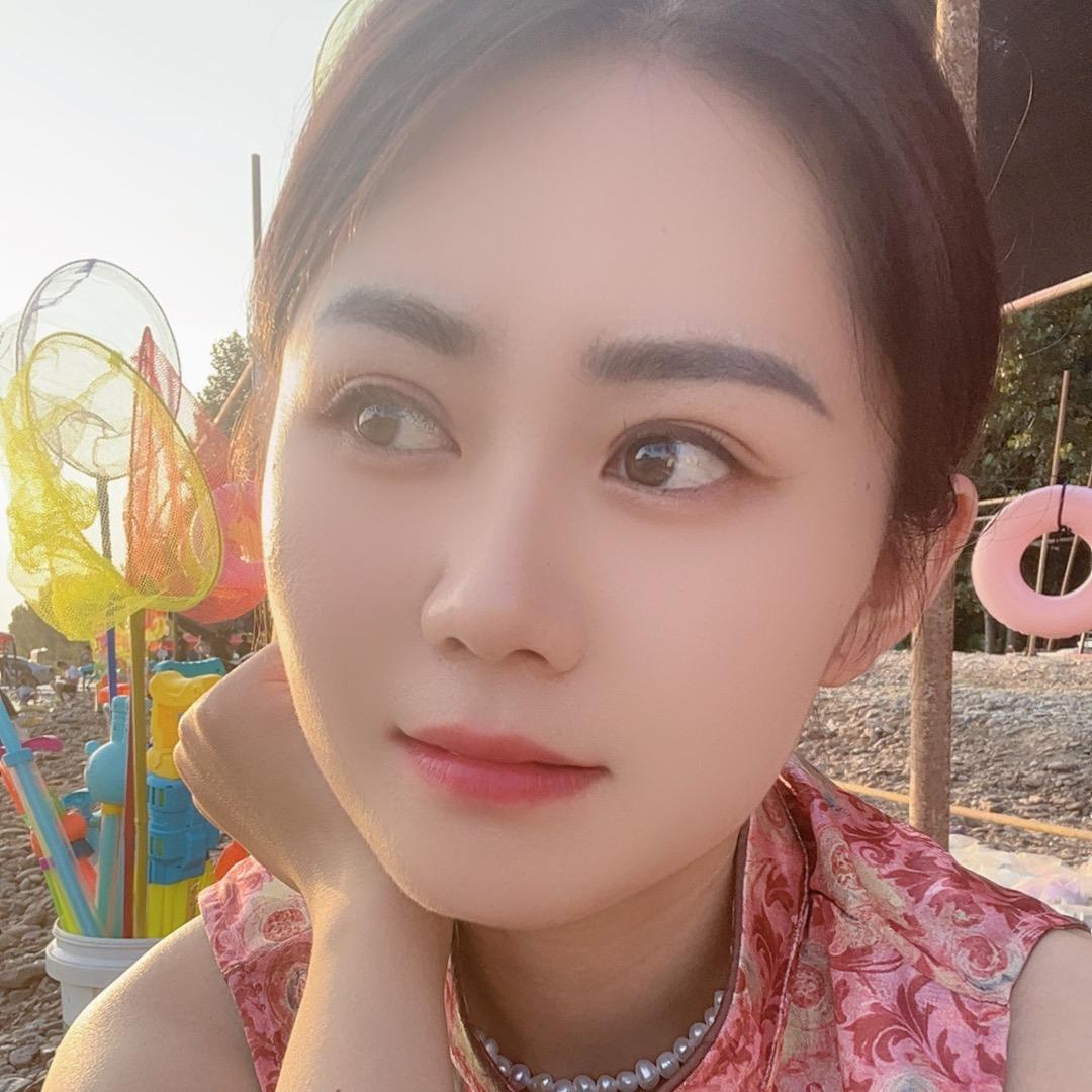 是能能呀