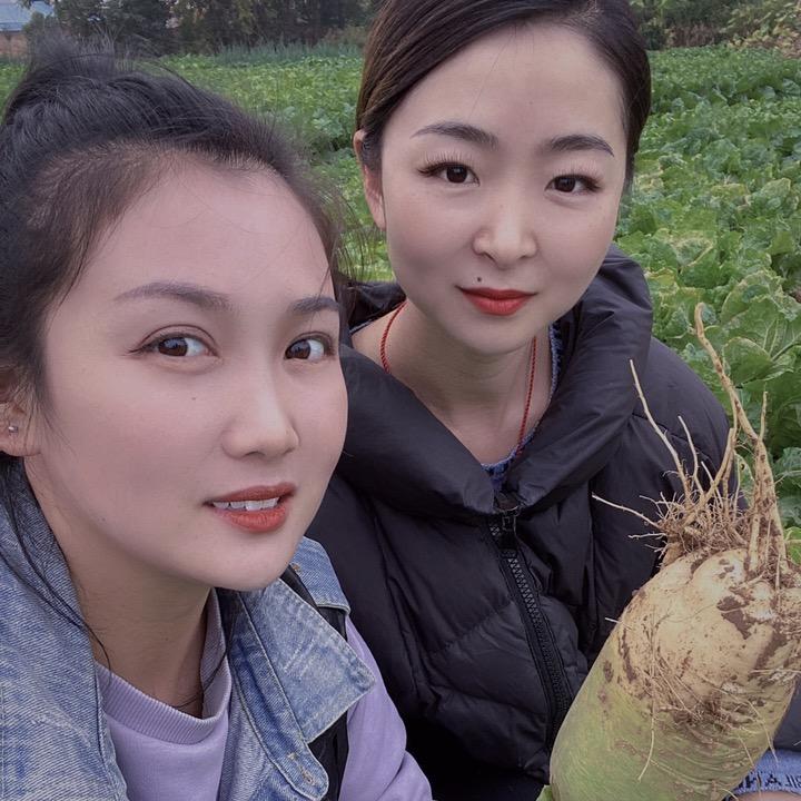晶晶娜娜在农村（拒绝连赞）
