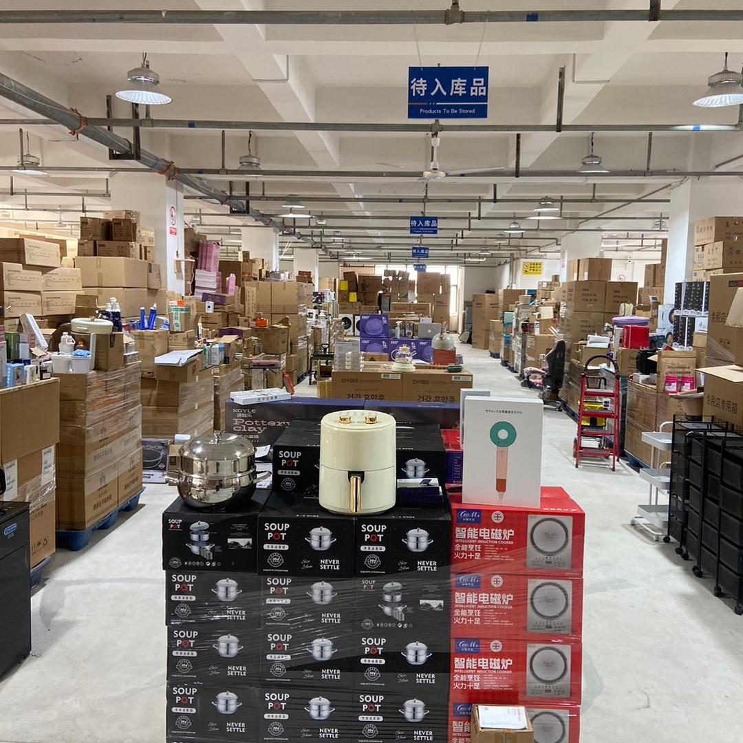 顾佳的港口仓
