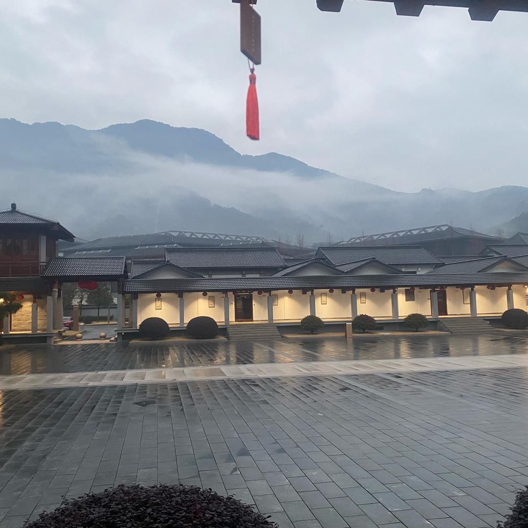 黄先森