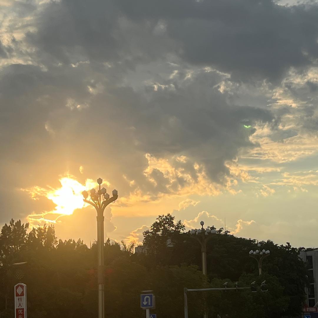 爆炸小奶牛