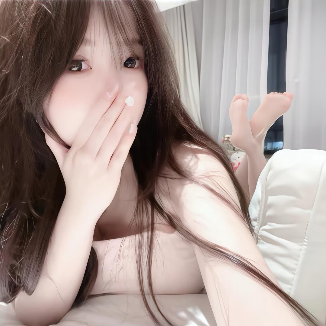 捏我小肥脸🧸ྀི