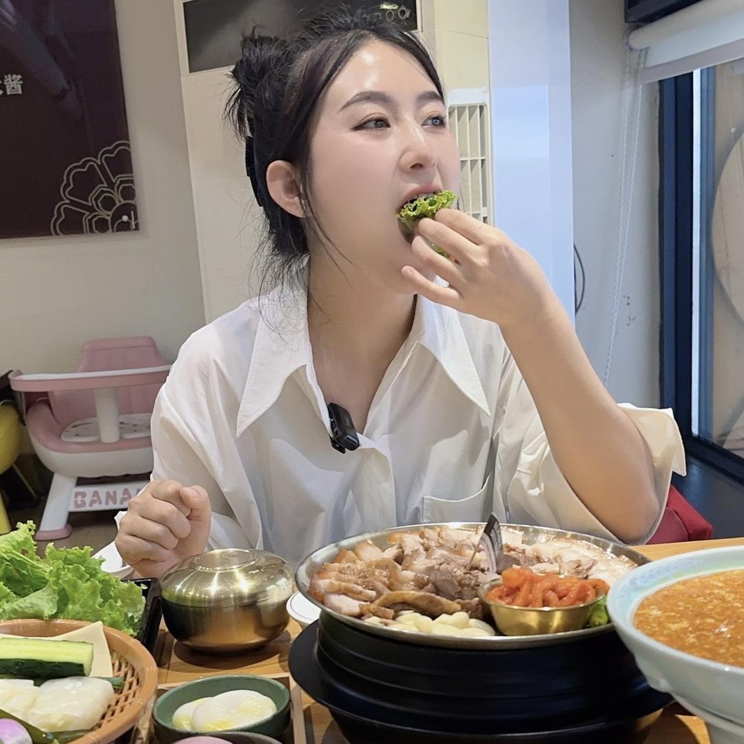 丹丹吃零食