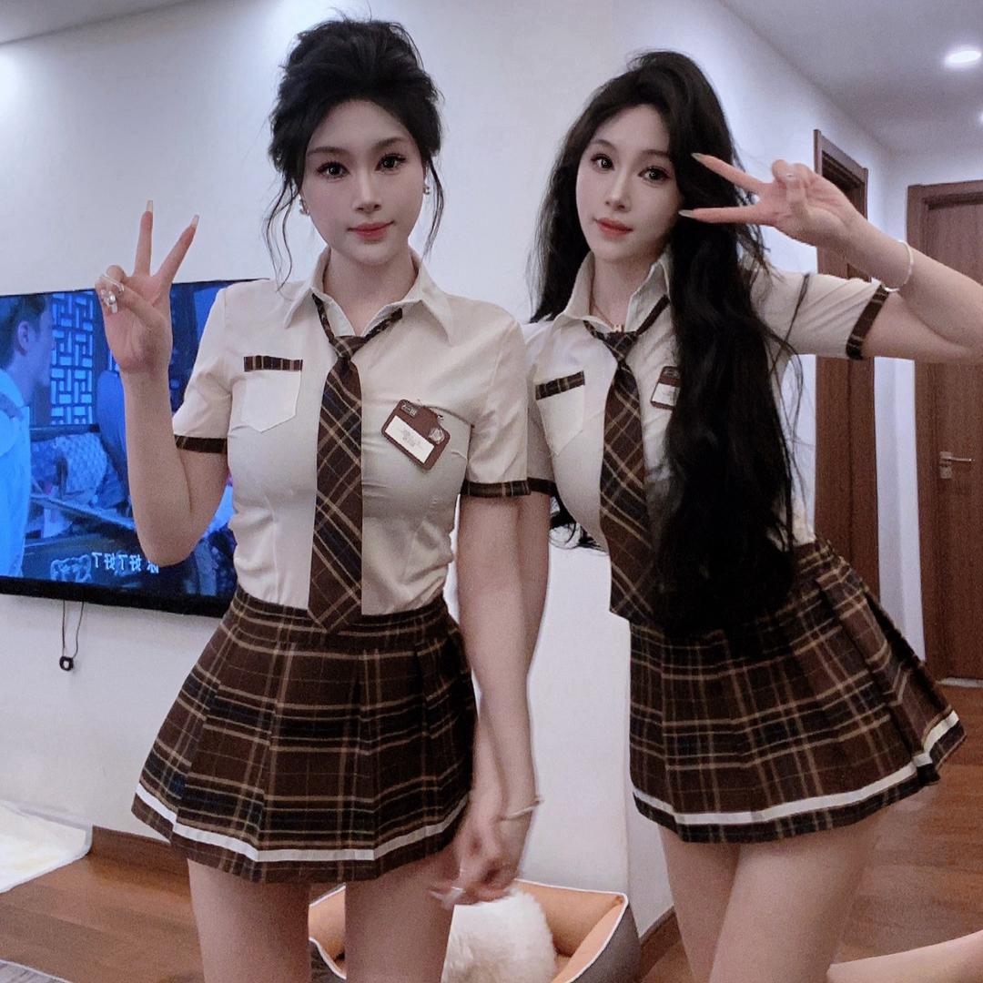 双胞胎🍒琪琪玲玲